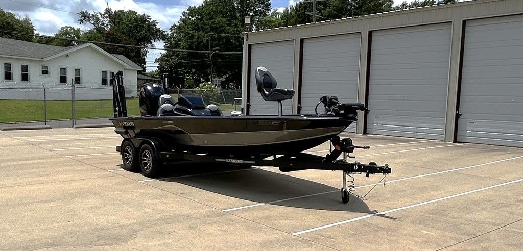 2024 Vexus AVX1980c - Sold Boat