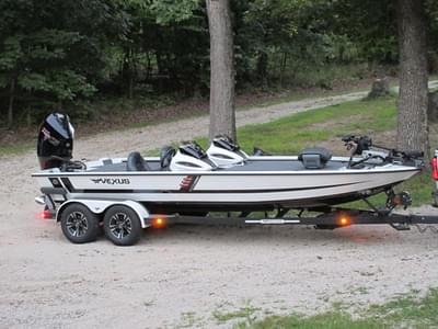 BOATZON | VEXUS AVX2080 RAPTOR EDITION  Mercury 200 Pro XS  VEXUS  MERCURY PROMOS 2025