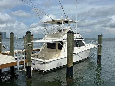 BOATZON | Viking 43 Convertible 1990