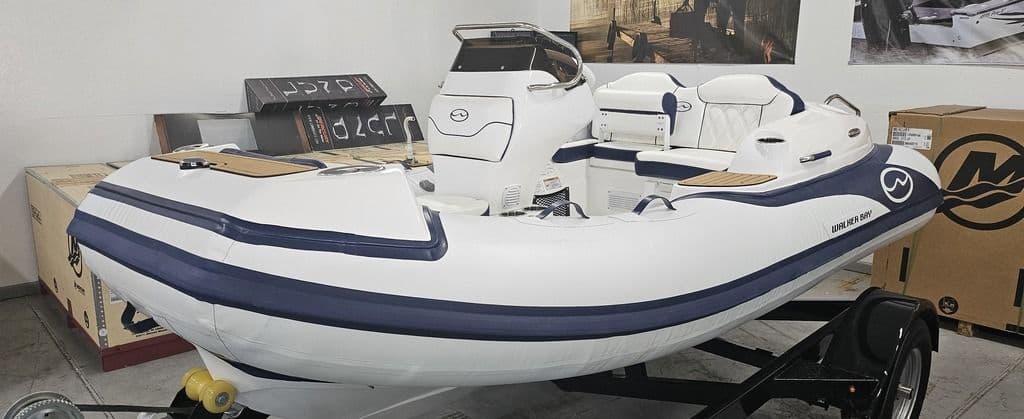 Walker Bay Generation 12 DLX 2024