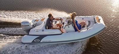 BOATZON | Walker Bay Generation 400 DLX 2022