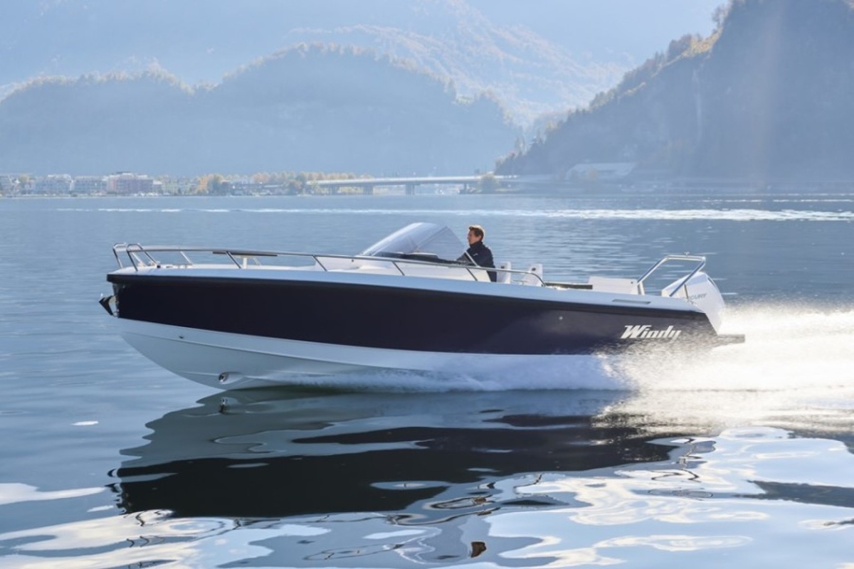 2023 Windy SR28CC - Sold Boat