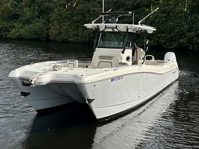 BOATZON | World Cat 325 CC 2023