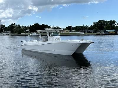 BOATZON | World Cat 325CC 2024