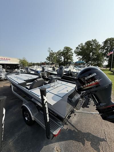 BOATZON | Xpress Boats H20 Bass 2025