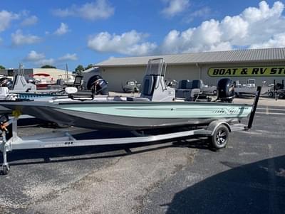 BOATZON | Xpress Boats H20 Bay 2026 BOATZON | Xpress Boats H20 Bay 2026