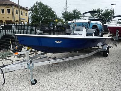 BOATZON | Xpress Boats Skiff 185 2025
