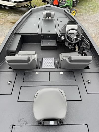 BOATZON | Xpress Boats X19 Pro 2025 BOATZON | Xpress Boats X19 Pro 2025