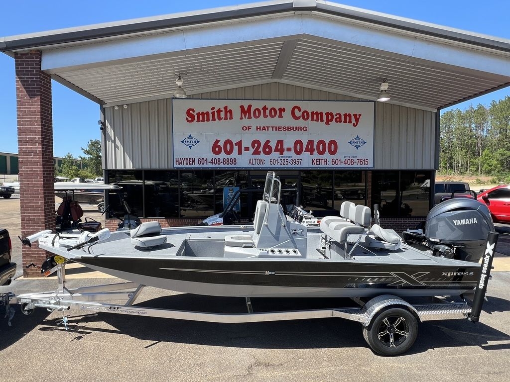 2025 Xpress H20B - Sold Boat