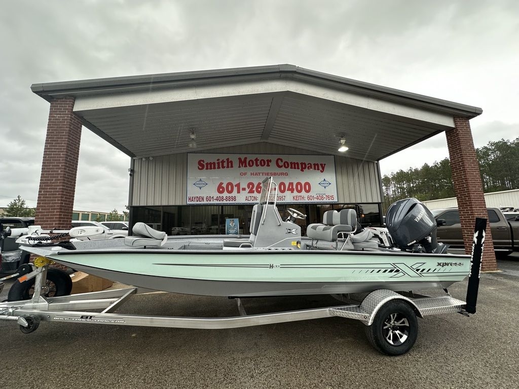 2025 Xpress H20B - Sold Boat