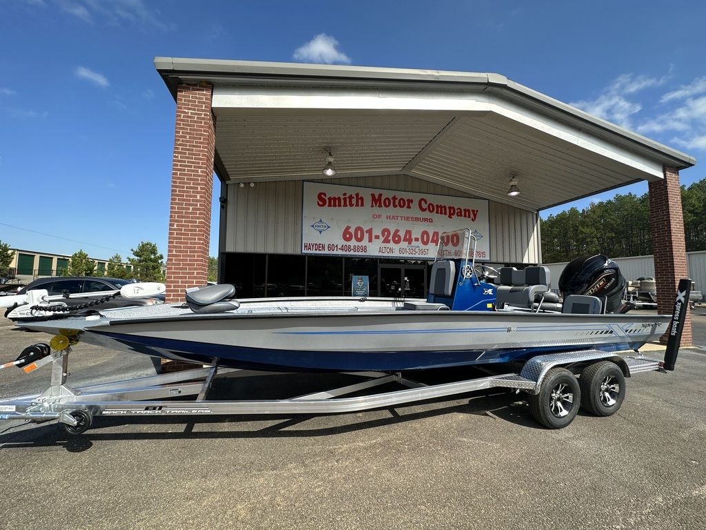 2025 Xpress H24B - Sold Boat