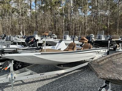 BOATZON | Xpress HyperLift Bass Series 2025