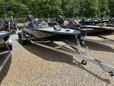 BOATZON | Xpress HyperLift Bass Series H20 2026 BOATZON | Xpress HyperLift Bass Series H20 2026