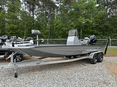 BOATZON | 2025 Xpress Hyper-Lift Bay Series 210 BAY-175 HP BOATZON | 2025 Xpress Hyper-Lift Bay Series 210 BAY-175 HP