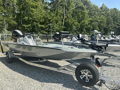 BOATZON | Xpress HyperLift Crappie Series H20 CRAPPIE 2025