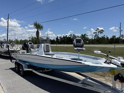 BOATZON | Xpress HyperLift Series H22B 2025 BOATZON | Xpress HyperLift Series H22B 2025