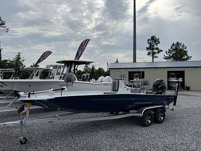BOATZON | Xpress HyperLift Series H22B 2025 BOATZON | Xpress HyperLift Series H22B 2025