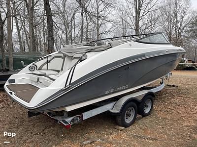 BOATZON | Yamaha 242 Limited