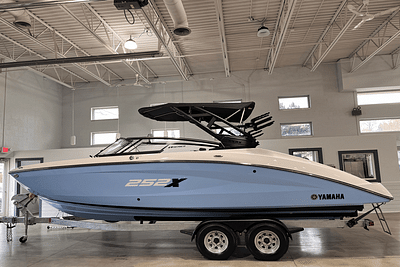 BOATZON | Yamaha 252XE 2024