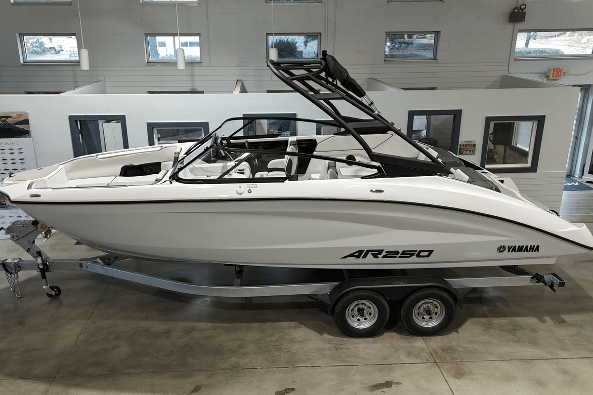 2025 Yamaha AR250 - Sold Boat
