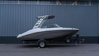 BOATZON | Yamaha Boats 195S 2023