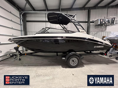 BOATZON | Yamaha Boats 195S 2024