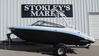 BOATZON | Yamaha Boats 195S 2025