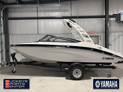 BOATZON | Yamaha Boats 195S 2025