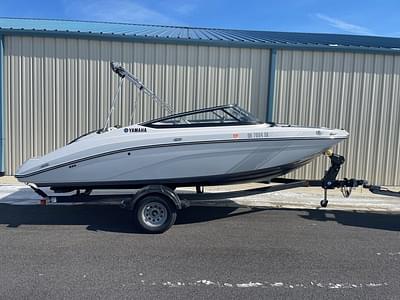 BOATZON | Yamaha Boats 19ft Jet Boat SX195 2023 BOATZON | Yamaha Boats 19ft Jet Boat SX195 2023