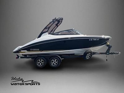 BOATZON | 2020 Yamaha Boats 212S
