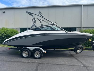 BOATZON | 2016 Yamaha Boats 212X