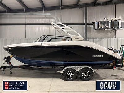 BOATZON | Yamaha Boats 222S 2025