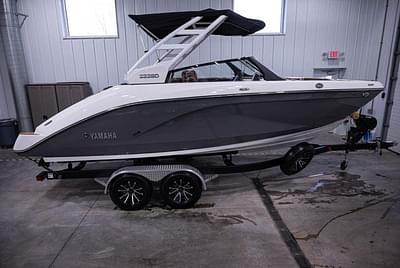 BOATZON | Yamaha Boats 222SD 2025