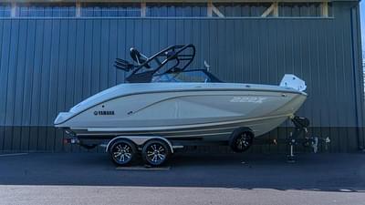 BOATZON | Yamaha Boats 222XE 2023