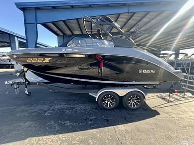 BOATZON | Yamaha Boats 222XE 2025