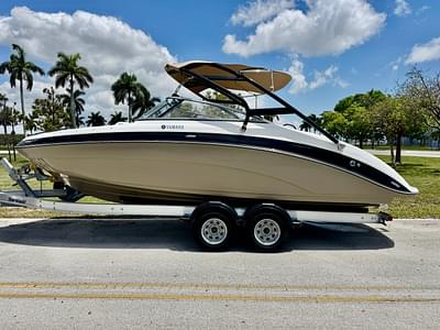 BOATZON | 2014 Yamaha Boats 242 Limited S BOATZON | 2014 Yamaha Boats 242 Limited S