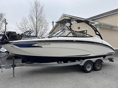 BOATZON | 2016 Yamaha Boats 242 Limited S BOATZON | 2016 Yamaha Boats 242 Limited S