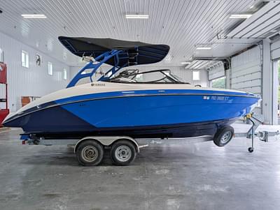 BOATZON | Yamaha Boats 242X ESeries 2019