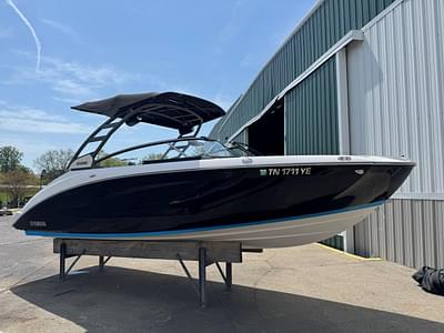 BOATZON | Yamaha Boats 252SE 2021