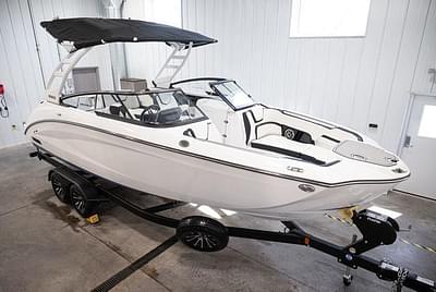 BOATZON | Yamaha Boats 252SE 2024