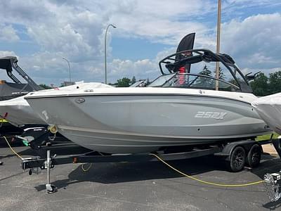 BOATZON | Yamaha Boats 252XE 2024