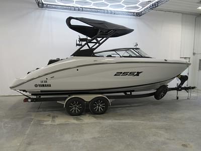 BOATZON | Yamaha Boats 255XD 2024