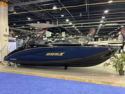 BOATZON | Yamaha Boats 255XD 2025