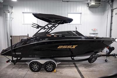 BOATZON | Yamaha Boats 255XD 2025