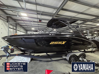 BOATZON | Yamaha Boats 255XD 2025