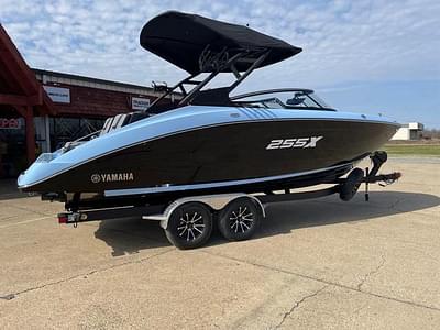 BOATZON | Yamaha Boats 255XD 2025