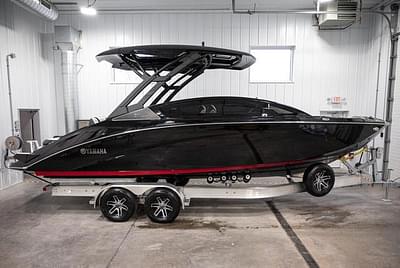 BOATZON | Yamaha Boats 275SD 2025