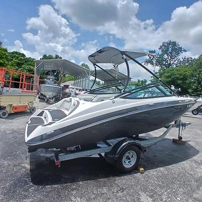 BOATZON | 2015 Yamaha Boats AR 192