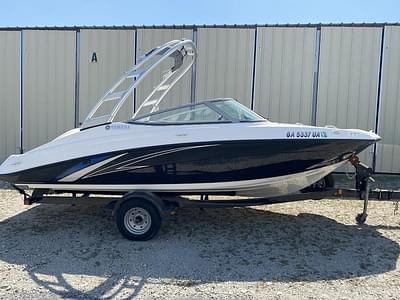 BOATZON | Yamaha Boats AR190 2016