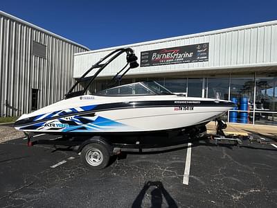 BOATZON | Yamaha Boats AR192 2016